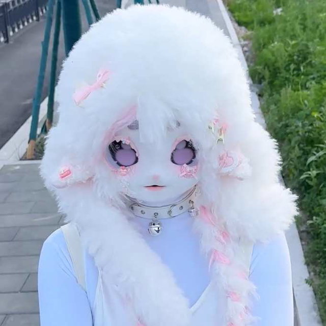 白裙小羊