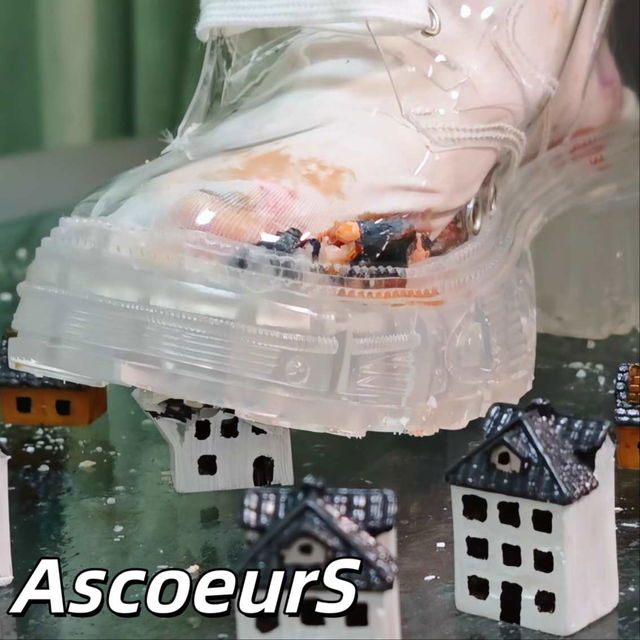 G-10 透明靴与cos袜踩玩具房屋与小人(多视角)