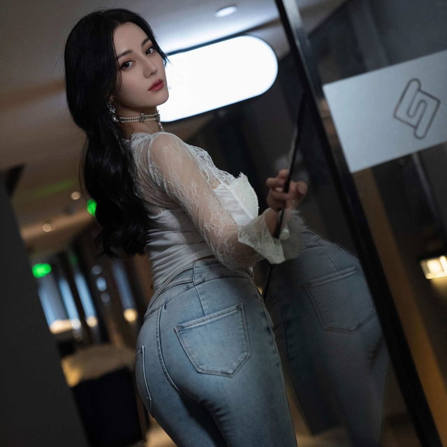 迪丽热巴的牛仔裤写真（NSFW）
