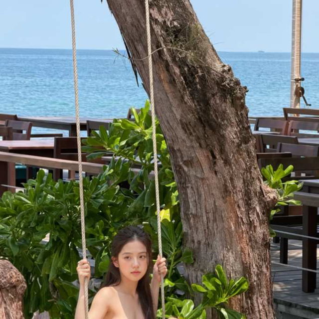 Haein is swinging 001